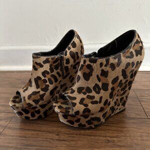 Steve Madden Leopard platform booties, Sz 6.5